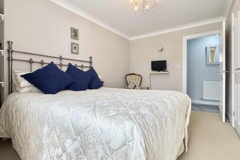 Bedroom 3b.jpg