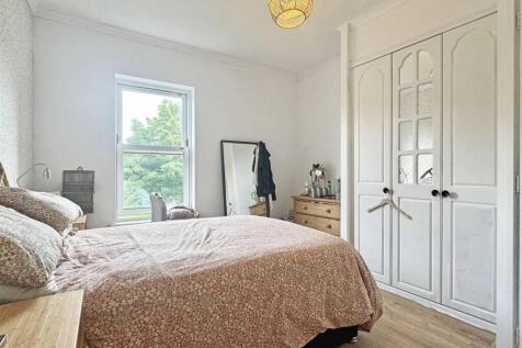 Master Bedroom.jpg