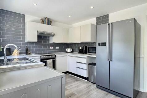 Kitchen c.jpg