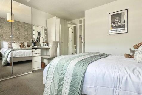 Master Bedroom.jpg