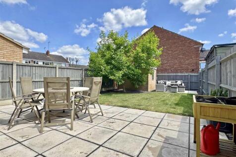 Rear Garden b.jpg