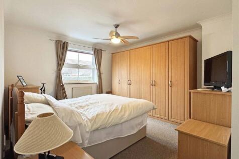 Master Bedroom.jpg