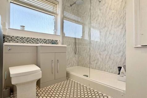 Shower Room.jpg