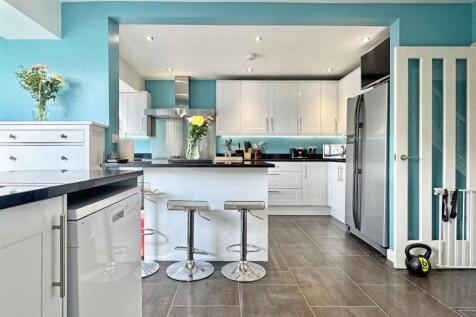 Kitchen e.jpg