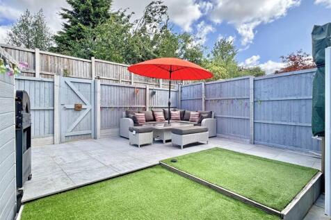 Rear Garden b.jpg