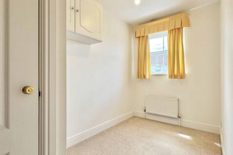 Bedroom 3b.jpg