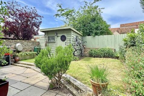 Rear Garden b.jpg