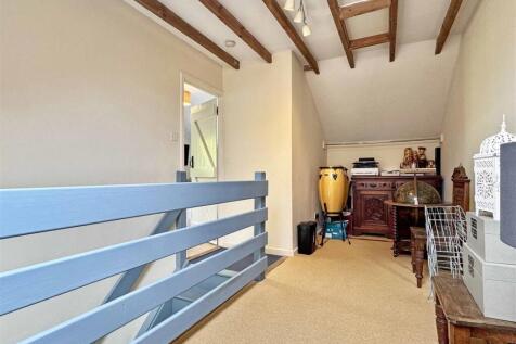 Bedroom 4.jpg