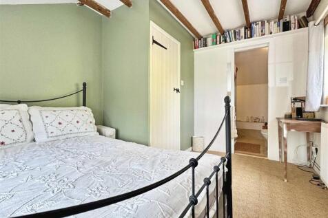 Bedroom 3b.jpg