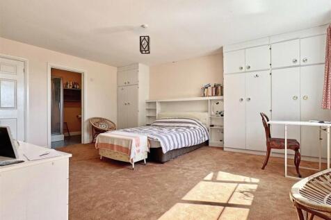 Master Bedroom.jpg