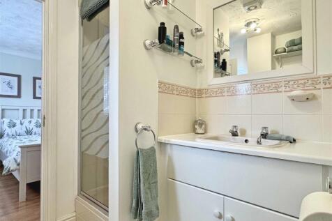 En-Suite b.jpg