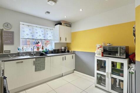Kitchen c.jpg