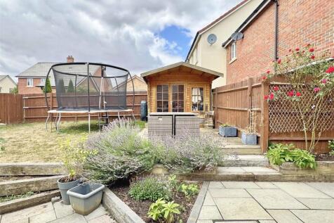 Rear Garden b.jpg