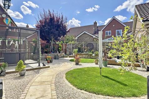 Rear Garden d.jpg