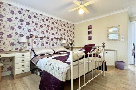 Master Bedroom.jpg