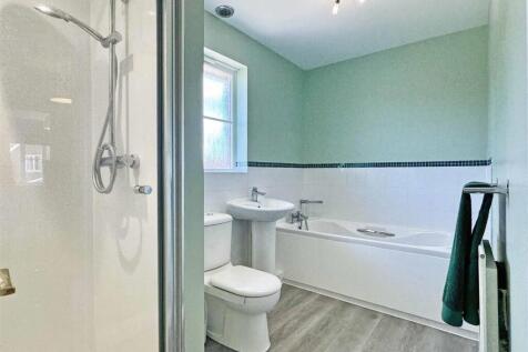 Family Bathroom.jpg