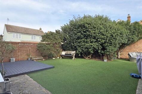 Rear Garden b.jpg