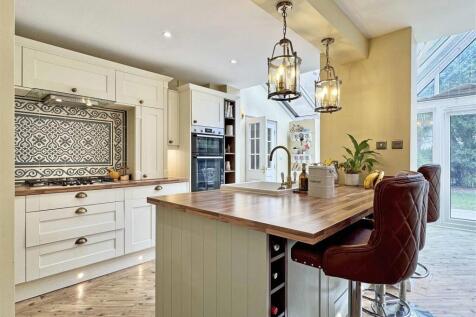 Kitchen c.jpg