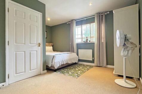 Bedroom 3b.jpg