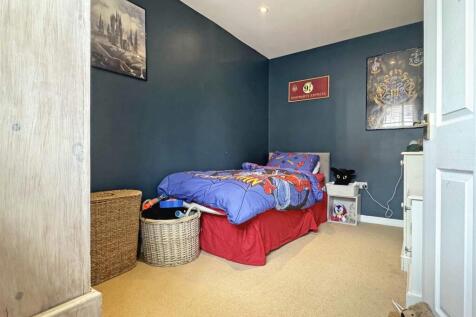 Bedroom 5.jpg