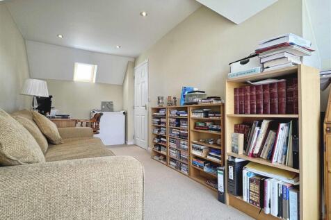Bedroom 4.jpg