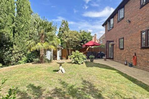Rear Garden b.jpg