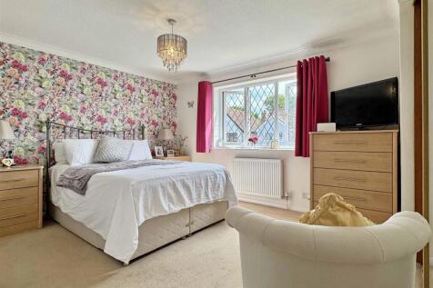 Master Bedroom.jpg