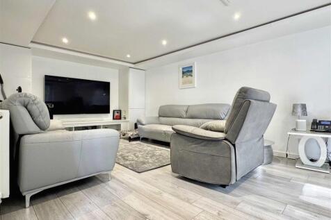 Second Lounge.jpg
