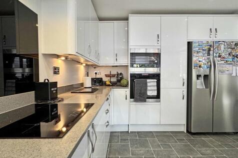 Kitchen c.jpg