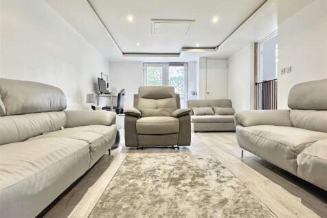 Second Lounge b.jpg