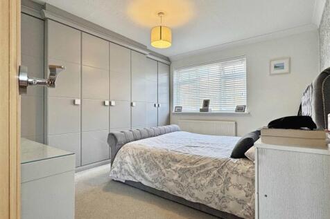 Master Bedroom.jpg