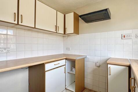 Kitchen b.jpg
