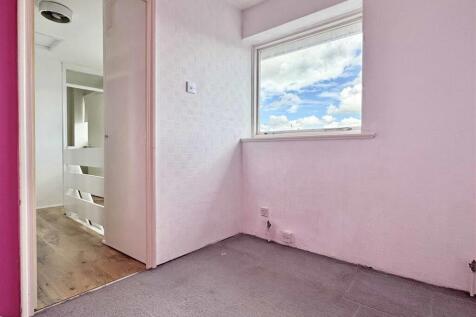 Bedroom 3b.jpg