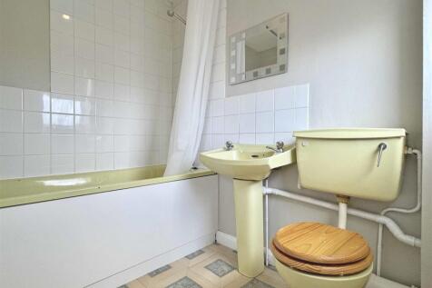 Bathroom.jpg
