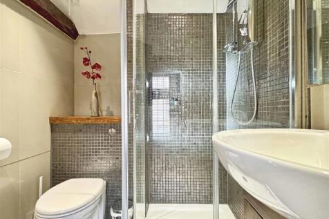 Shower Room.jpg