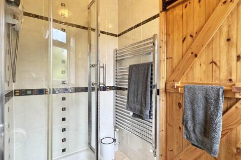 Annex Shower.jpg
