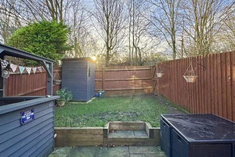Rear Garden b.jpg