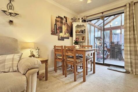 Dining Area.jpg