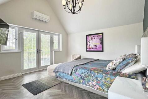 Master Bedroom.jpg