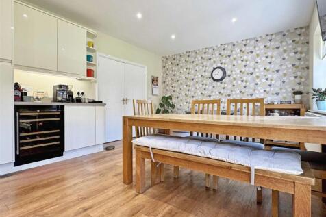 Dining Area.jpg