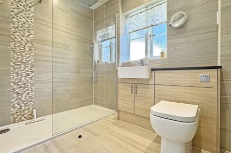 Family Bathroom.jpg