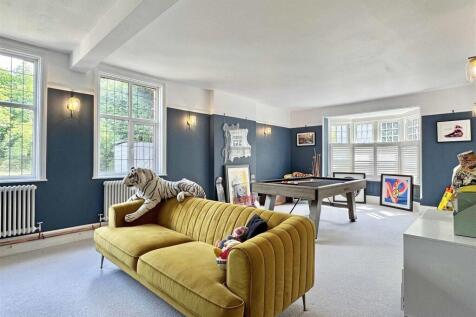 Family Room.jpg