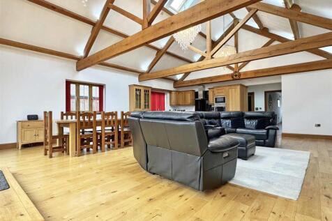 Living Room.jpg