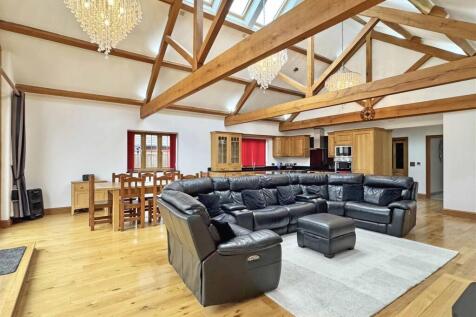 Living Room b.jpg