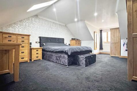 Master Bedroom.jpg