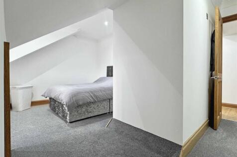 Bedroom 4.jpg