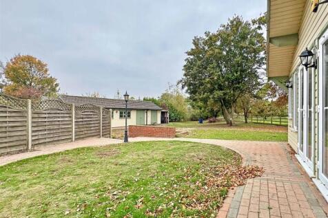 Rear Garden b.jpg