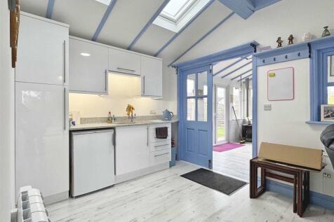 Annex Kitchen.jpg
