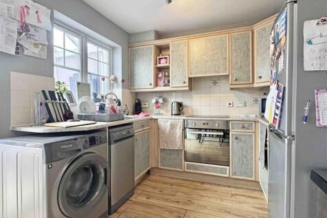Kitchen b.jpg