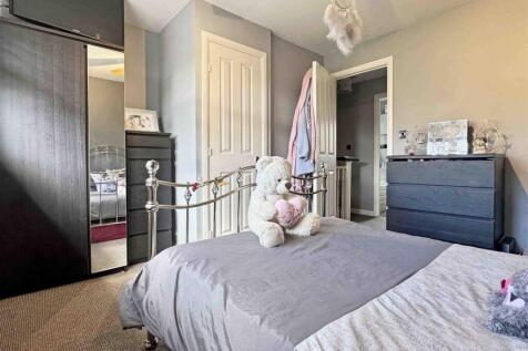 Bedroom 1c.jpg